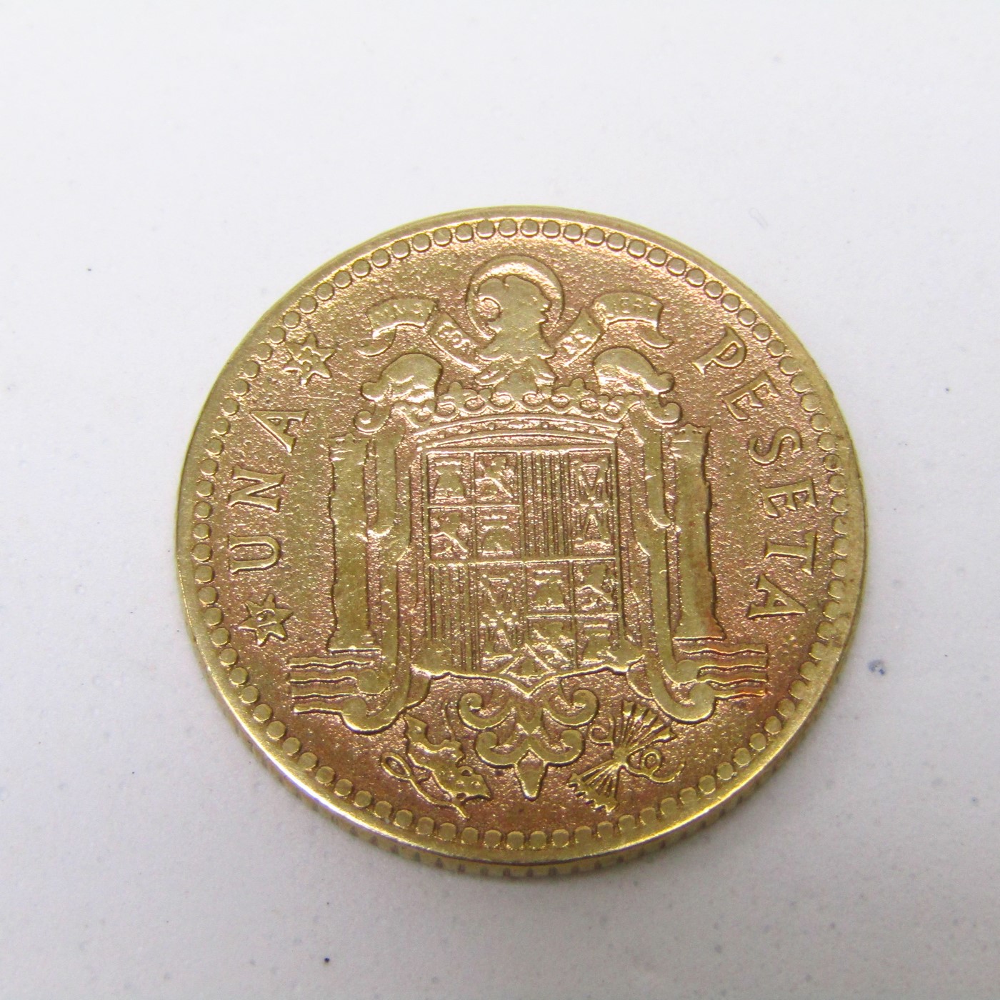 Tres Monedas de 1 Peseta de Cobre. Año 1947. Francisco Franco Caudillo de España por la G. de Dios. Madrid. Varias CECAS. MBC Tres Monedas de 1 Peseta de Cobre. Año 1947. Francisco Franco Caudillo de España por la G. de Dios. Madrid. Varias CECAS. MBC