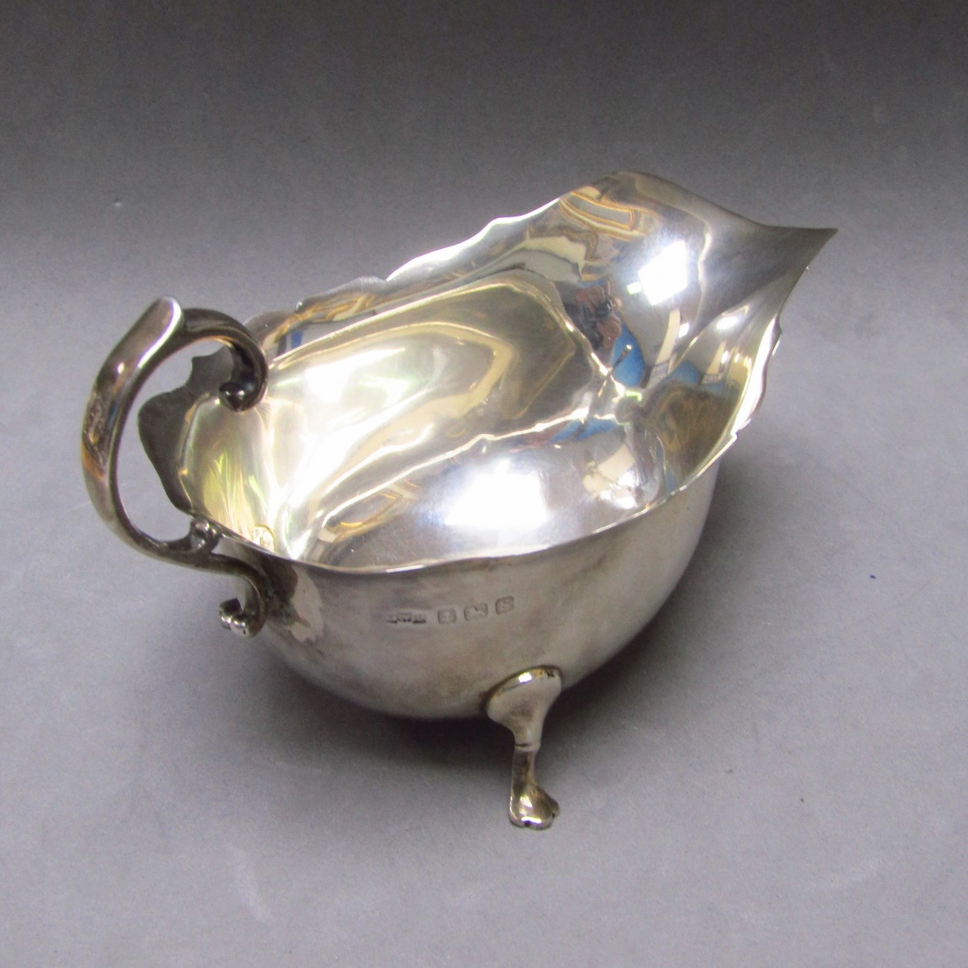ASPREY & Co. Salsera en Plata de Ley. Birmingham, 1917. ASPREY & Co. Salsera en Plata de Ley. Birmingham, 1917.
