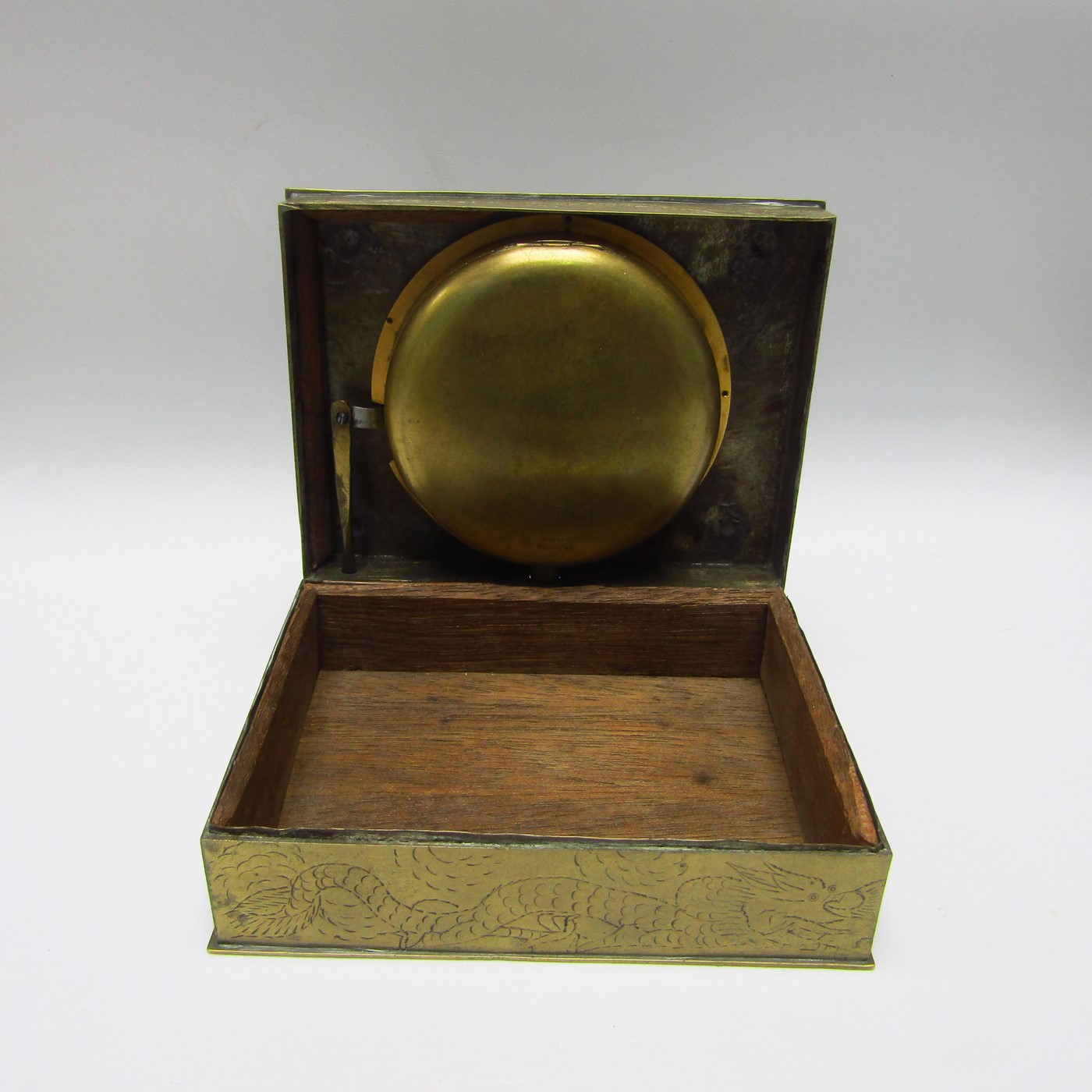 J.E. CALDWELL & Co. Reloj de repetición de horas y cuartos, ocho días cuerda, en caja joyero. Francia, siglo XIX. J.E. CALDWELL & Co. Reloj de repetición de horas y cuartos, ocho días cuerda, en caja joyero. Francia, siglo XIX.
