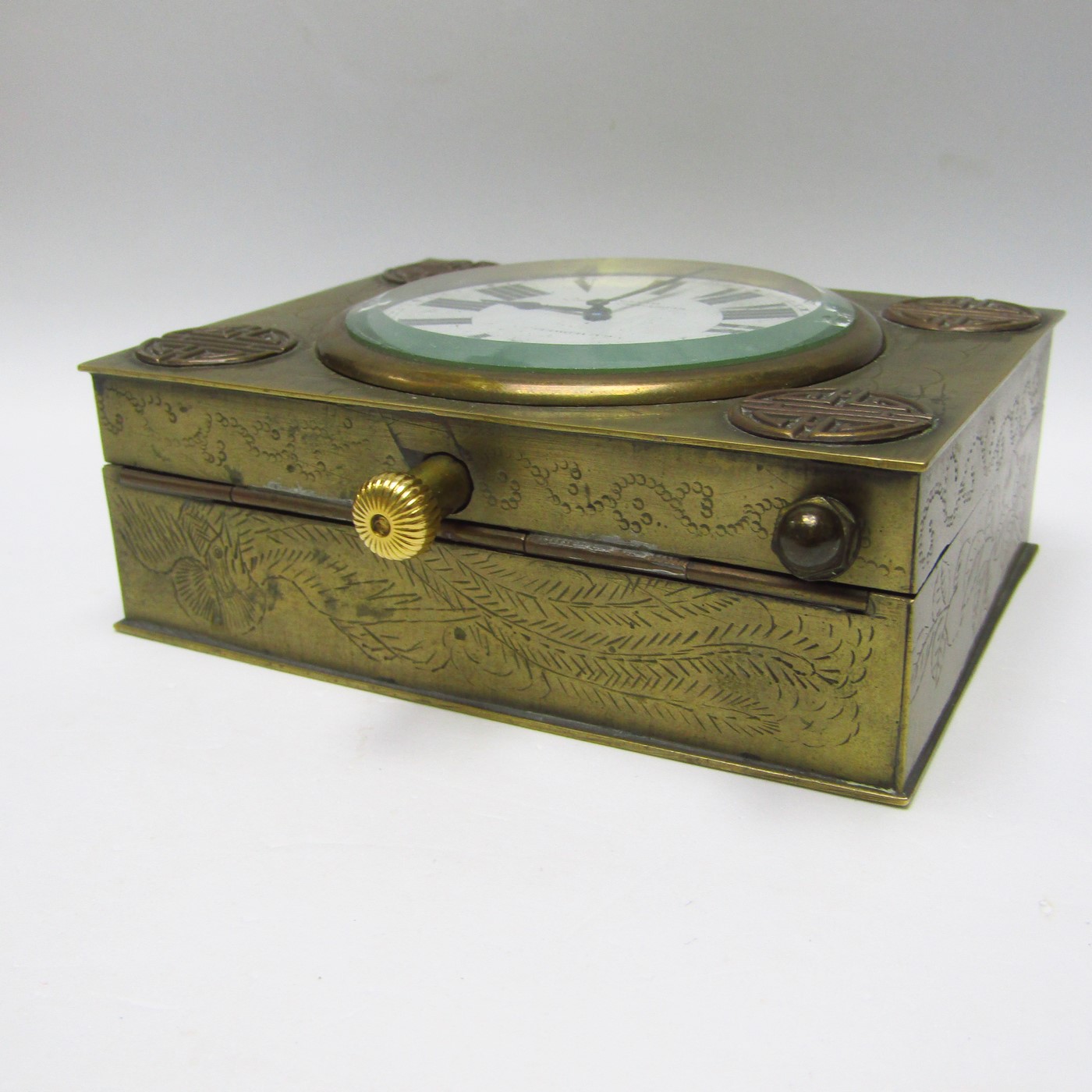 J.E. CALDWELL & Co. Reloj de repetición de horas y cuartos, ocho días cuerda, en caja joyero. Francia, siglo XIX. J.E. CALDWELL & Co. Reloj de repetición de horas y cuartos, ocho días cuerda, en caja joyero. Francia, siglo XIX.