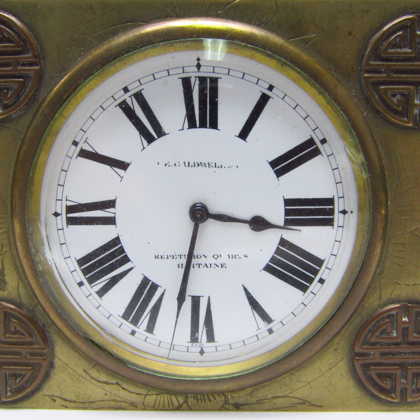 J.E. CALDWELL & Co. Reloj de repetición de horas y cuartos, ocho días cuerda, en caja joyero. Francia, siglo XIX. J.E. CALDWELL & Co. Reloj de repetición de horas y cuartos, ocho días cuerda, en caja joyero. Francia, siglo XIX.