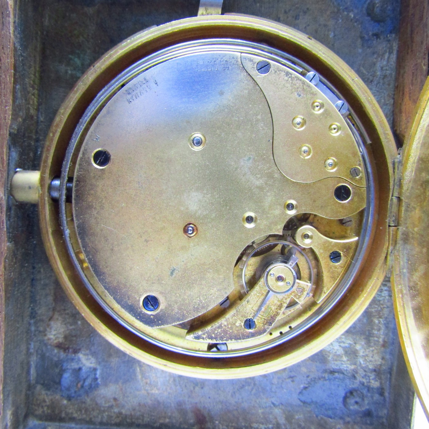 J.E. CALDWELL & Co. Reloj de repetición de horas y cuartos, ocho días cuerda, en caja joyero. Francia, siglo XIX. J.E. CALDWELL & Co. Reloj de repetición de horas y cuartos, ocho días cuerda, en caja joyero. Francia, siglo XIX.