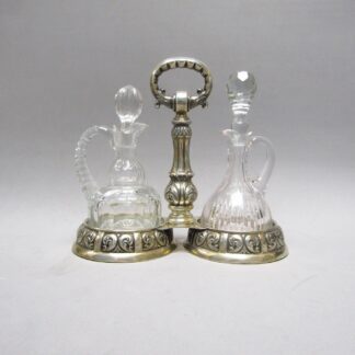 Juego de Mesa para aceite y vinagre en Plata de Ley. España, siglo XX.
