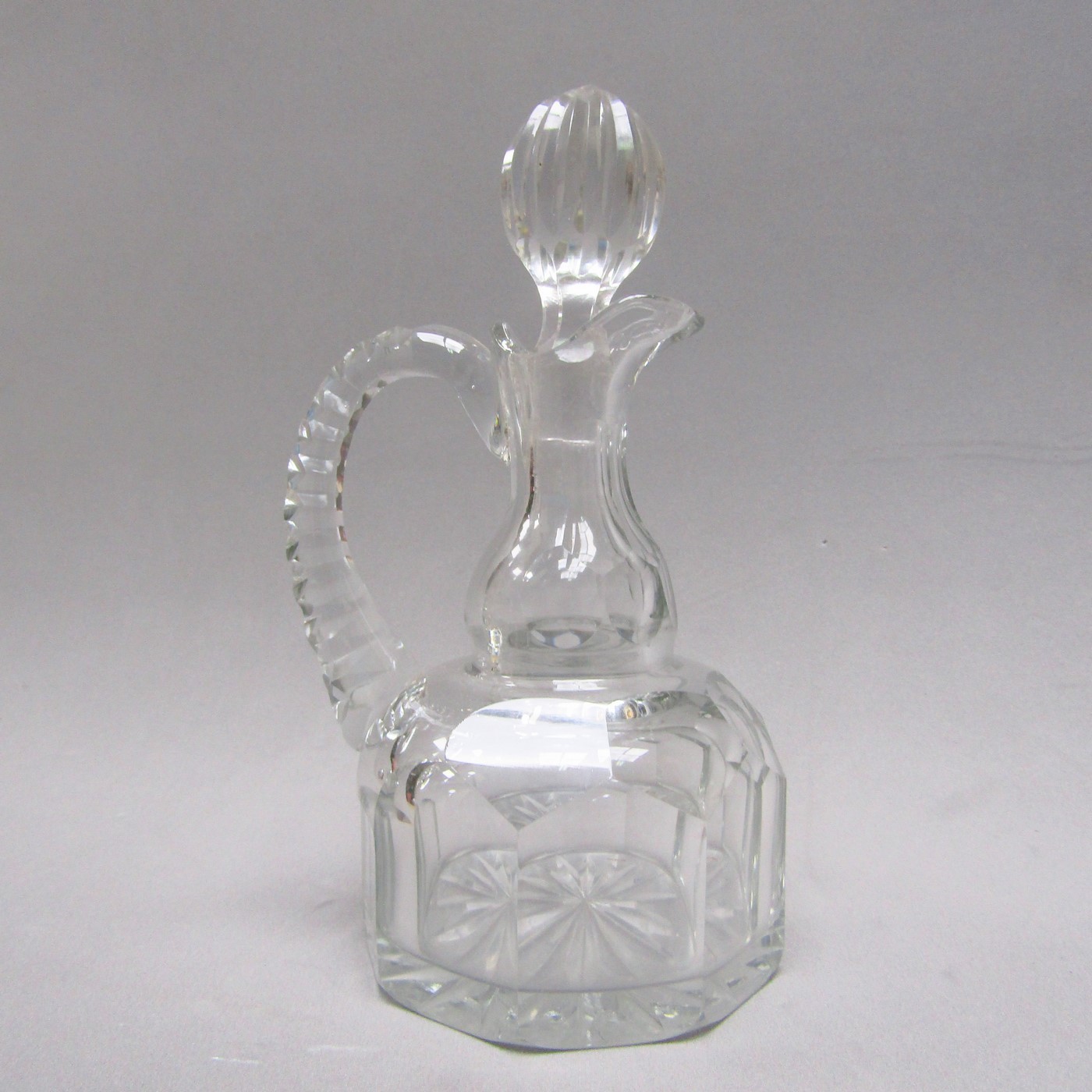 Juego de Mesa para aceite y vinagre en Plata de Ley. España, siglo XX. Juego de Mesa para aceite y vinagre en Plata de Ley. España, siglo XX.